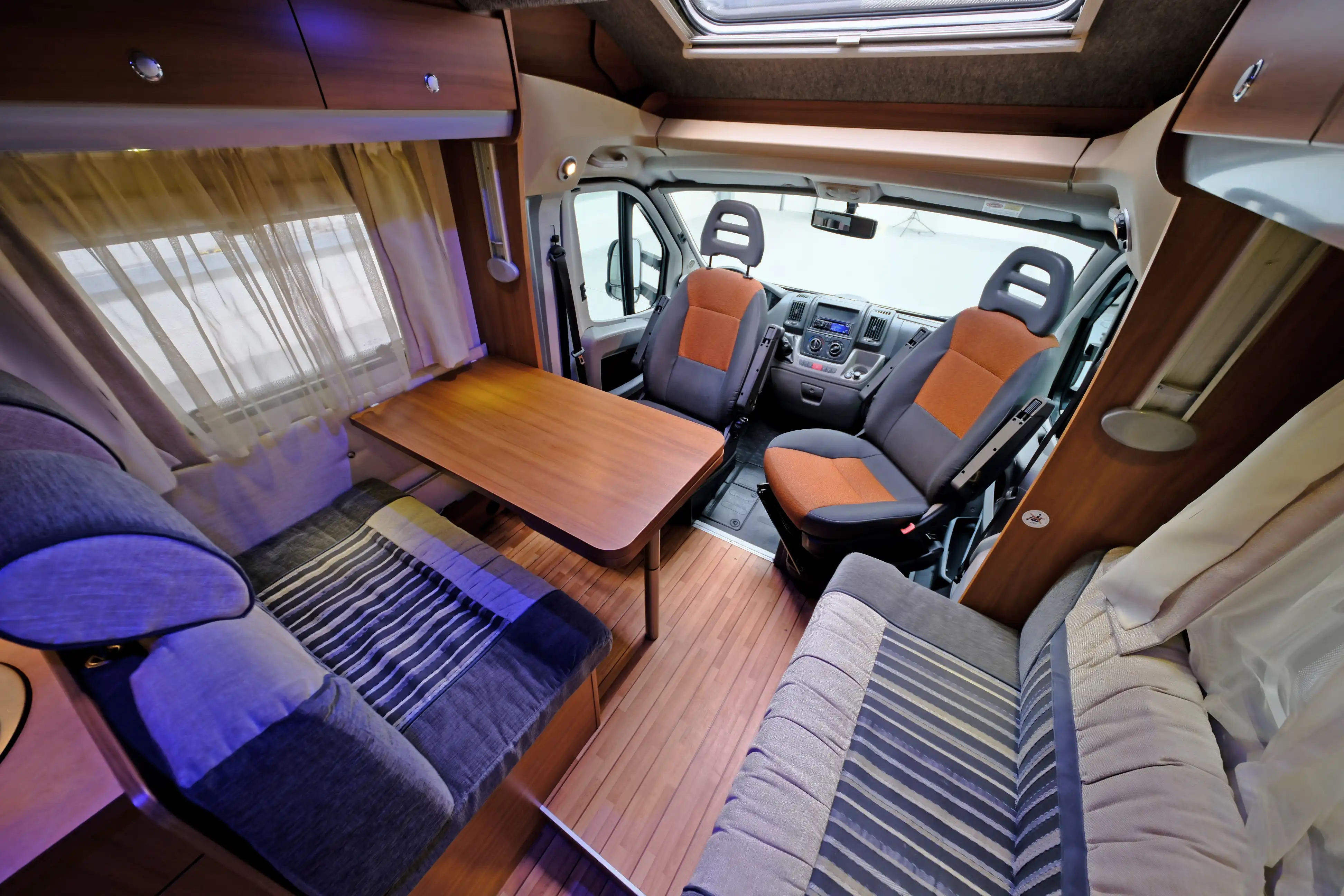 KNAUS SKY WAVE 650 MF - Ansicht 7